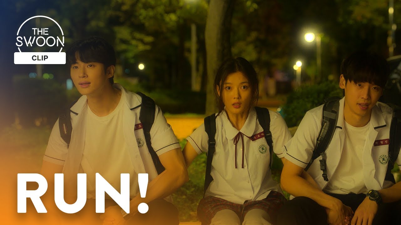 Watch film 20th Century Girl | Kim You-jung saves Byeon Woo-seok and Park Jung-woo from bullies